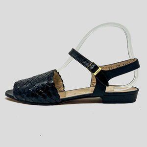 NWOT Salvatore Ferragamo - 9B US